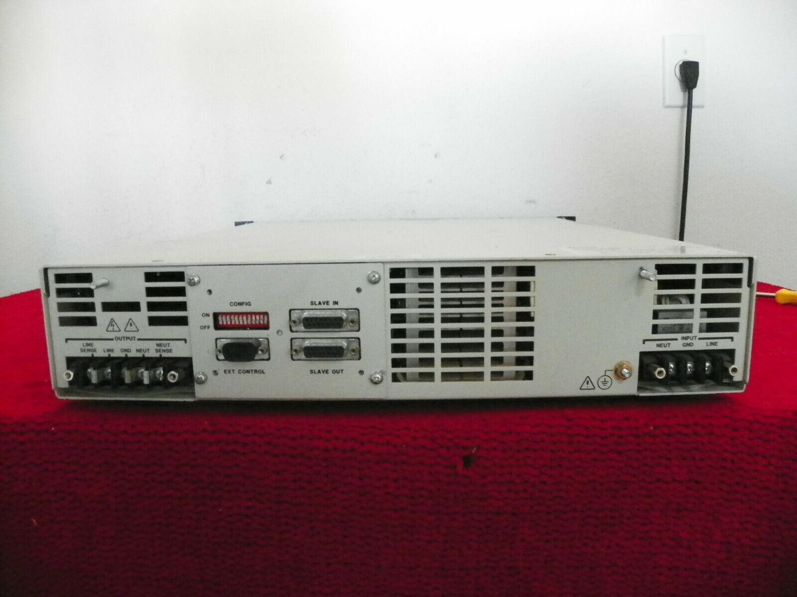 Elgar CW1251M 1250VA 45-500Hz,135/270Vac 9.26A/4.63A AC source Elgar CW1251M 1250VA 45-500Hz,135/270Vac 9.26A/4.63A AC source